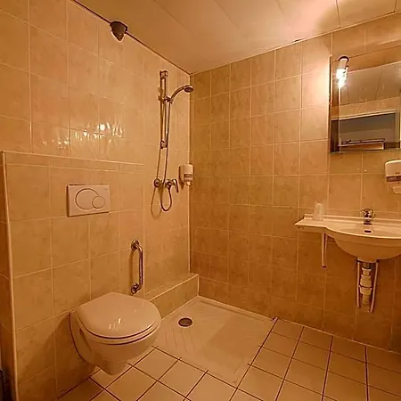 Hotell Le Ruisseau Saint-Mandé